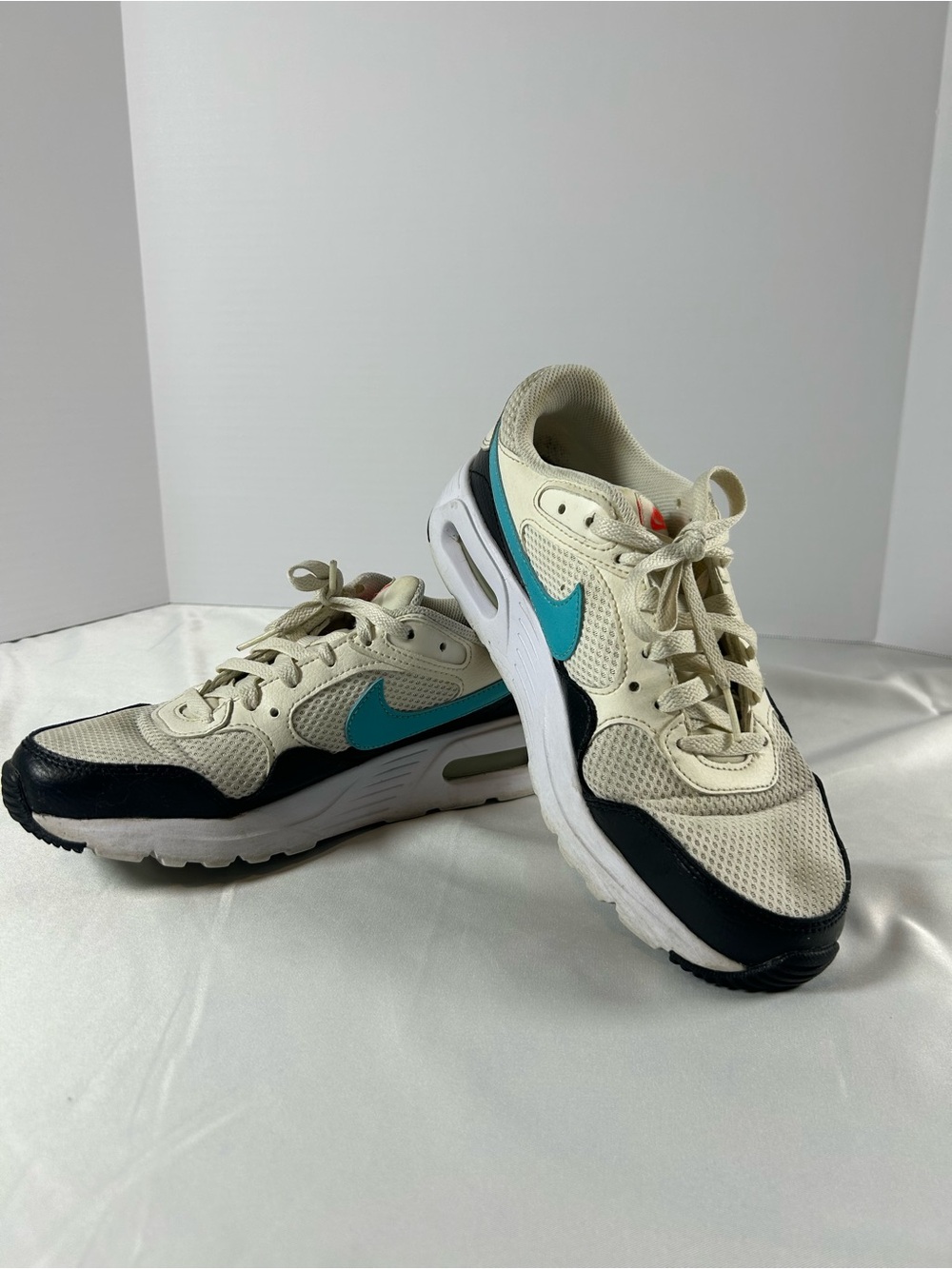 Nike Air Max SC Women’s Size 8 Sail Black Turquoise White Athletic Sneakers